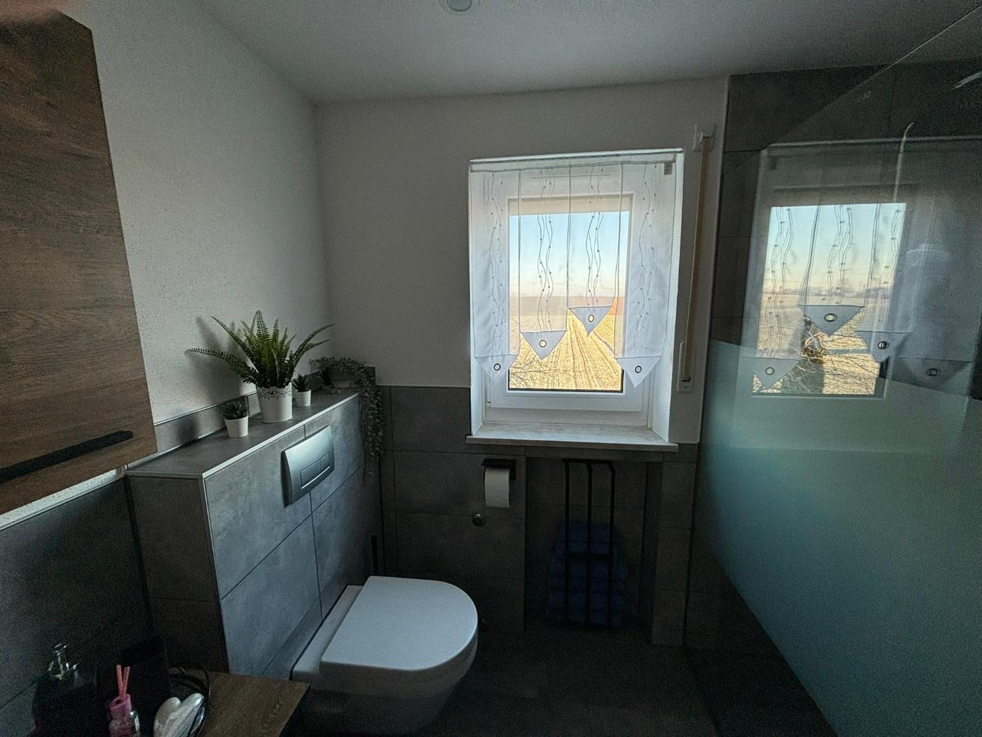 Apartment To-ni-le